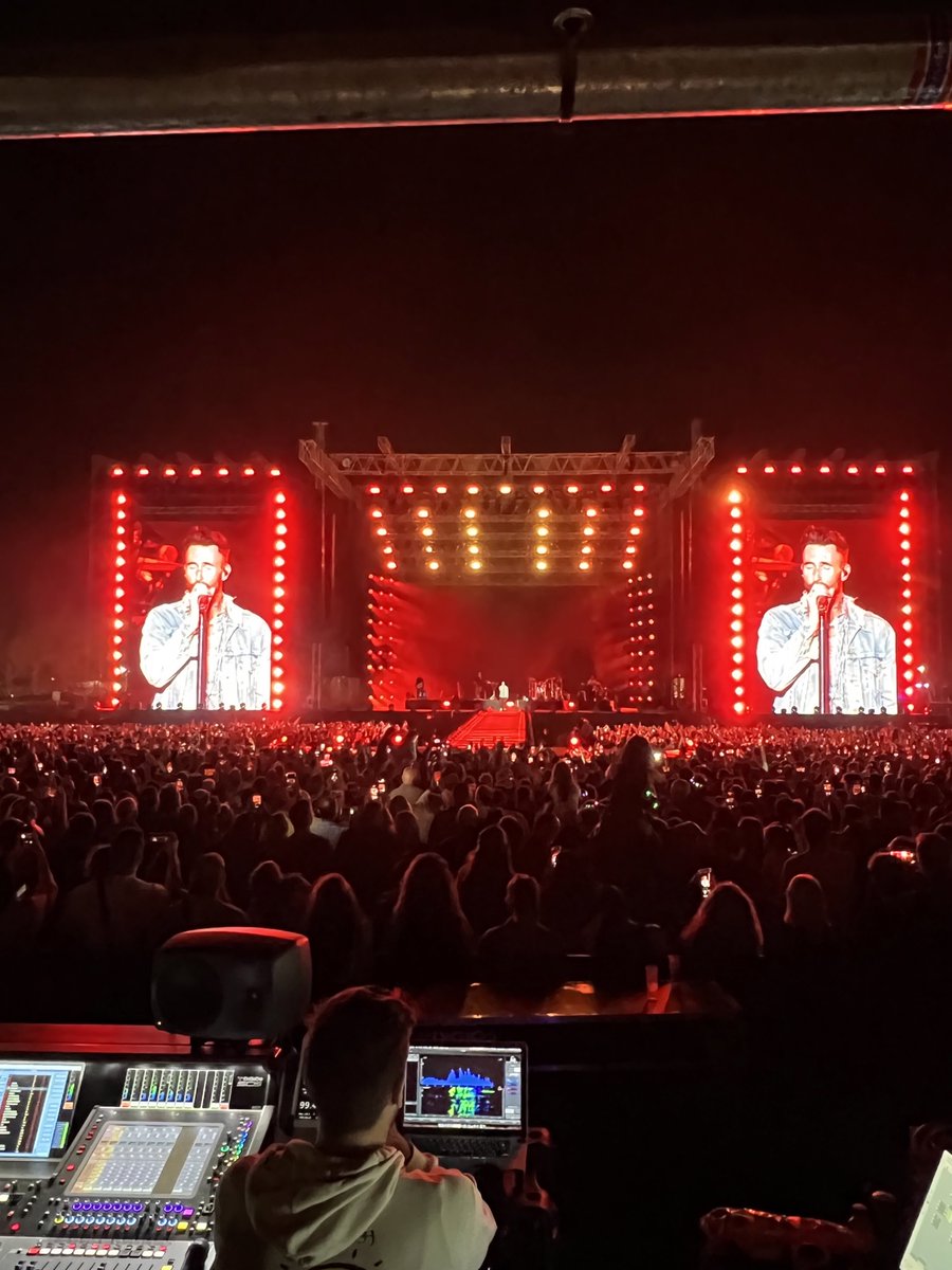 ClayPakyNews's tweet photo. Claypaky on stage with #Maroon5 in Israel 🇮🇱
9-10 May 2022 - Hayarkon Park, Tel Aviv

110 x #Sharpy
64 x #MidiB
52 x #MiniB
48 x #SceniusUnico
36 x #Mythos2

Lighting Design by Brian Jenkins
Lighting supplied by #Sincopa2002
📸: Ori Ben Lulu

#Claypaky #IgniteYourShow https://t.co/2wCepX7MzE