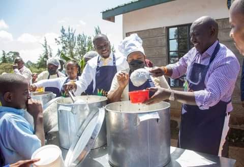 WilliamMovement's tweet photo. @BarackObama and @WilliamsRuto
The two leaders have one special similarities;that Similarity is that THEIR LEADERSHIP IS PEOPLE'S WELFARE CENTERED.
The duo acknowledges the best for their citizens.
#VoteWSR https://t.co/wVNEMSNbBL
