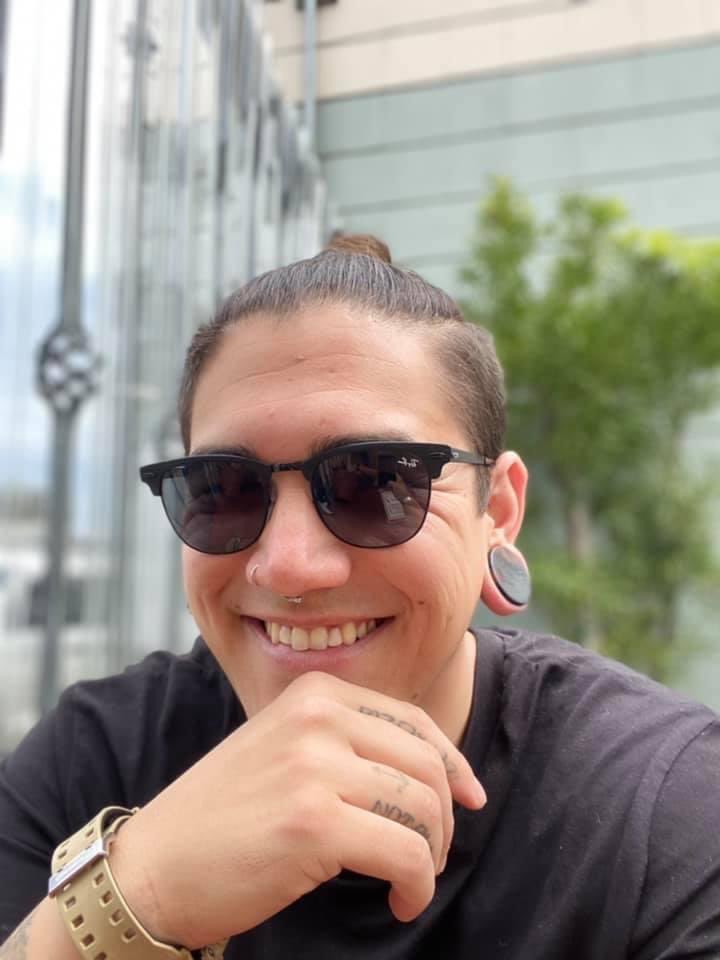 KeepitSocal's tweet photo. I’ve had these #clubmasters for 5 year. I’m super bummed they broke. I wonder if @ray_ban could help a brotha out https://t.co/HCM7hDegfA