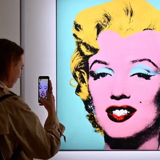 lotusnewstr's tweet image. Andy Warhol'un Marilyn Monroe tablosu 195 milyon dolara satılarak rekor kırdı!

Sanatçı Andy Warhol'un aktris Marilyn Monroe tablosu, müzayedede 195 milyon dolara alıcı buldu. Bu, 20. yüzyılda yapılan bir esere ödenen en yüksek miktar oldu.

#LotusNews #MarlynMonroe #AndyWarhol