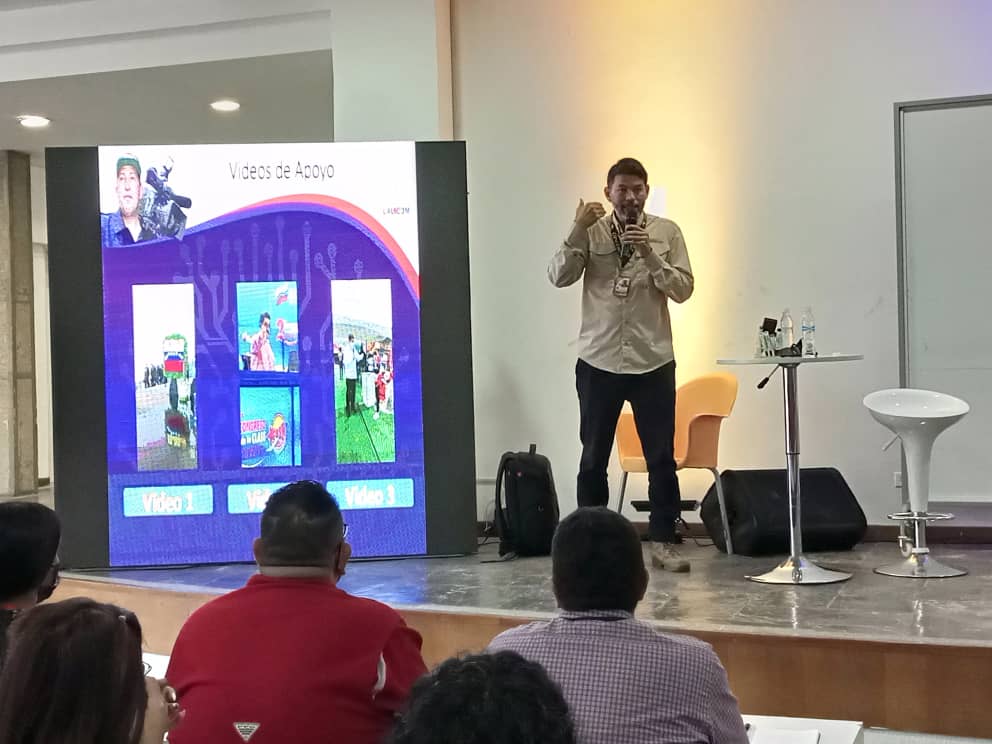 "El mensaje que queremos construir es la esencia de lo que se realiza, es hacer llegar el mensaje mucho más allá de estás fronteras", explica el equipo especialista en redes sociales de la Presidencia de la República a la primera cohorte de <a href="/lauicom/">UNIVERSIDAD INTERNACIONAL DE LAS COMUNICACIONES</a> 

#LaUicomEnAcción