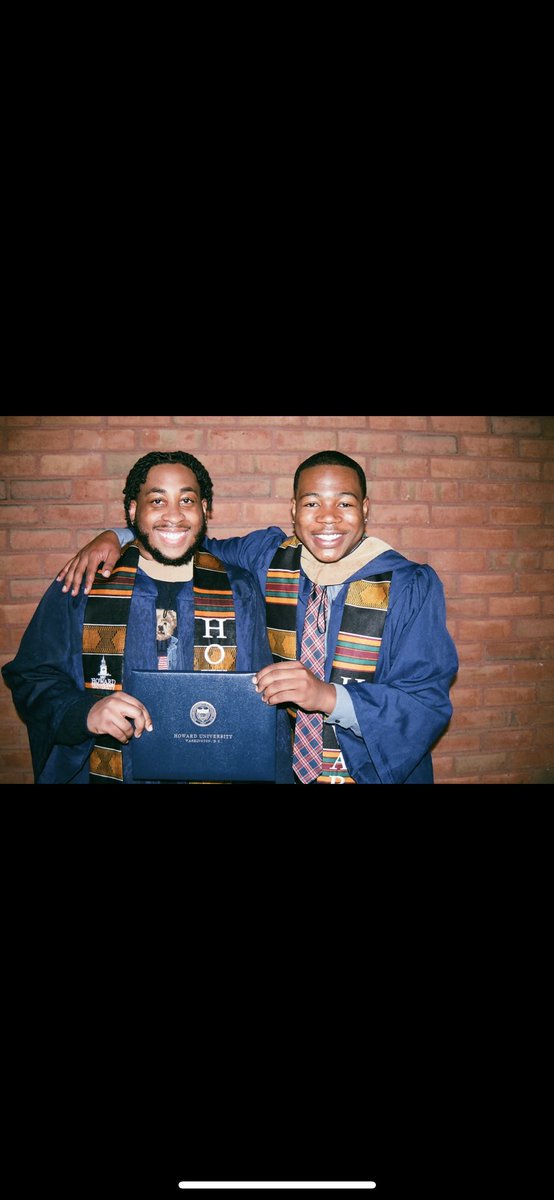 kingyeeerrrrrrr's tweet photo. We can’t dwell on the past / All we got is today / So Imma a live like it’s no tomorrow - Kanye West 👨🏽‍🎓🎉🤎💫 https://t.co/HgcOvxs26L