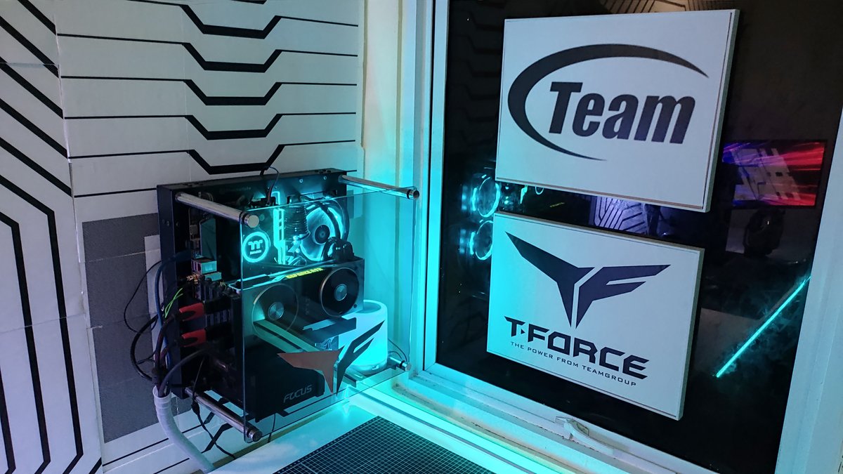 Yudho_Sp's tweet photo. This my last photos for submitting contest #buildnolimits from TEAMGROUP - Global TEAMGROUP Indonesia
This setup is called:
THE FREEDOM T-FORCE WINGS. This setup has inspiration from T-Force Logo and I'm built like a Wings. https://t.co/ickEgXhpQ8