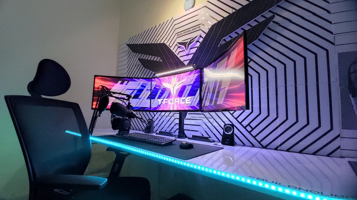 Yudho_Sp's tweet photo. This my last photos for submitting contest #buildnolimits from TEAMGROUP - Global TEAMGROUP Indonesia
This setup is called:
THE FREEDOM T-FORCE WINGS. This setup has inspiration from T-Force Logo and I'm built like a Wings. https://t.co/ickEgXhpQ8