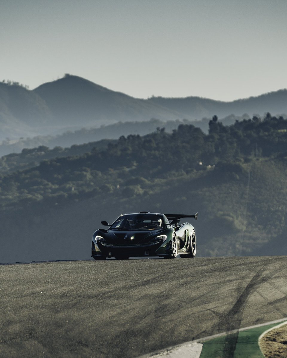 popzzicles's tweet photo. Track days 😍 https://t.co/47WecFfxnm