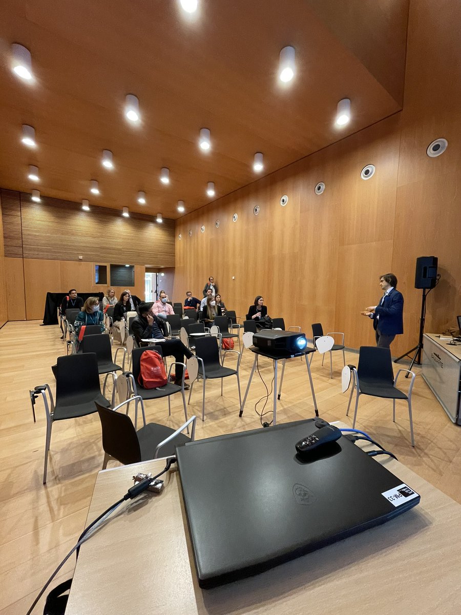 Curso de preparación para el board europeo de Coloproctología organizado por la <a href="/AECP_FAECP/">AECP</a> dentro del congreso #aecp2022. Animando a miembros a certificarse. Gracias <a href="/GianlucaPellino/">Gianluca Pellino</a> por ayudarnos!