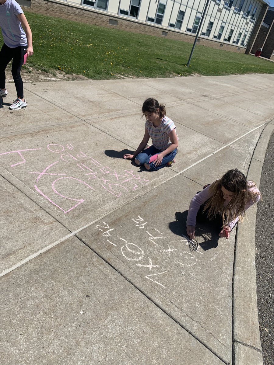 MissFarr4's tweet photo. Getting outside on this beautiful sunny day to practice our multiplication fact families! 😁☀️ https://t.co/IzDZk2yDFr