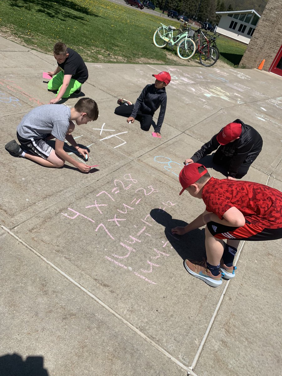 MissFarr4's tweet photo. Getting outside on this beautiful sunny day to practice our multiplication fact families! 😁☀️ https://t.co/IzDZk2yDFr