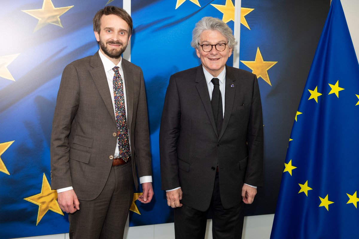 NorwayEU's tweet image. Important meeting between @ThierryBreton and 🇳🇴 Minister of Trade and Industry @jcvestre in Brussels today. Good discussions about Norway's contribution to European #StrategicAutonomy and #resilience of the #InternalMarket
📸 @EC_AVService