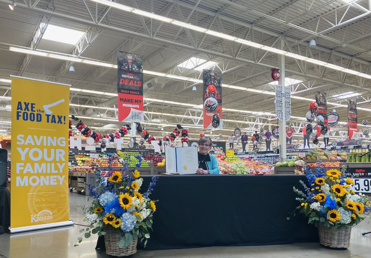 GovLauraKelly's tweet image. Today we axed the food tax in Kansas. This is a huge win for our state and, once fully implemented, will save Kansas families hundreds of dollars a year.🪓
