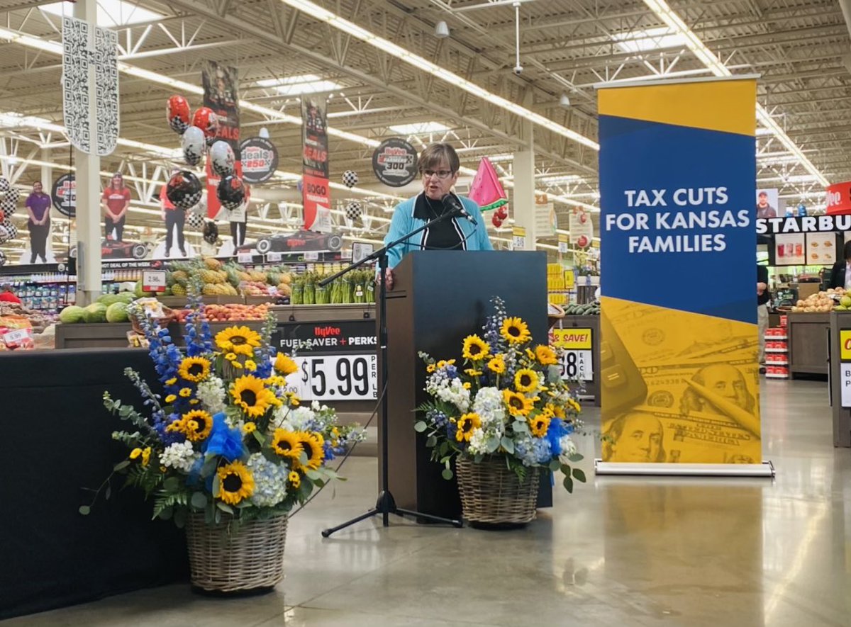 GovLauraKelly's tweet image. Today we axed the food tax in Kansas. This is a huge win for our state and, once fully implemented, will save Kansas families hundreds of dollars a year.🪓