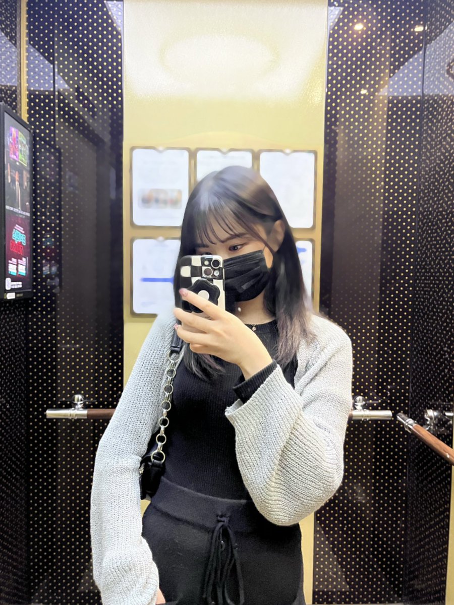PortaIEU's tweet photo. [📸] 10.04.22 - Atualização da E:U no Fancafe.

“Pessoal aproveitem o seu jantar 💕🫶 🫶
⚠️ É uma foto diferente a cada dia.” https://t.co/Qt4kQpMSwN