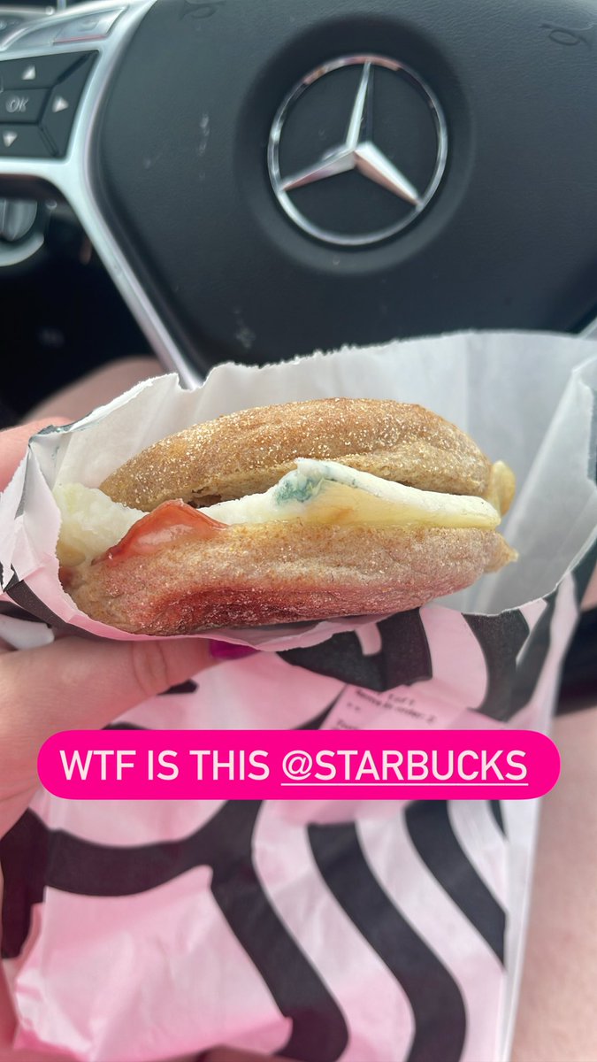 MichellePeys's tweet photo. @Starbucks Why is there mold on my breakfast sandwich &amp; how did they actually still serve me this? I’m disgusted and sick to my stomach https://t.co/K4mvcqkeEg