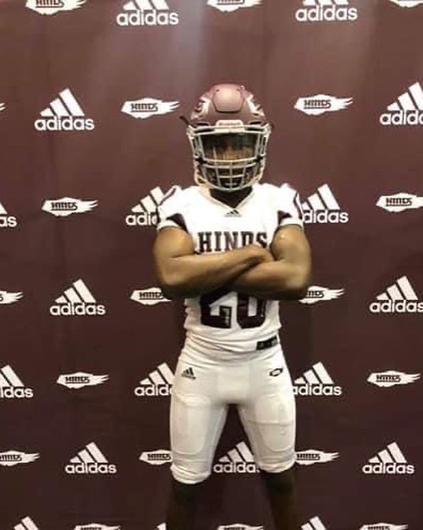 StemarionEdwar1's tweet photo. It was a tough decision but the best decision for me🤷🏾‍♂️I am proud to announce that i will be transferring to Hinds Community College to continue my academic and athletic career🦅🖤 let’s get to the bag🗣 @DemetricDWarren @oc7888 https://t.co/HOJFwlAbFK