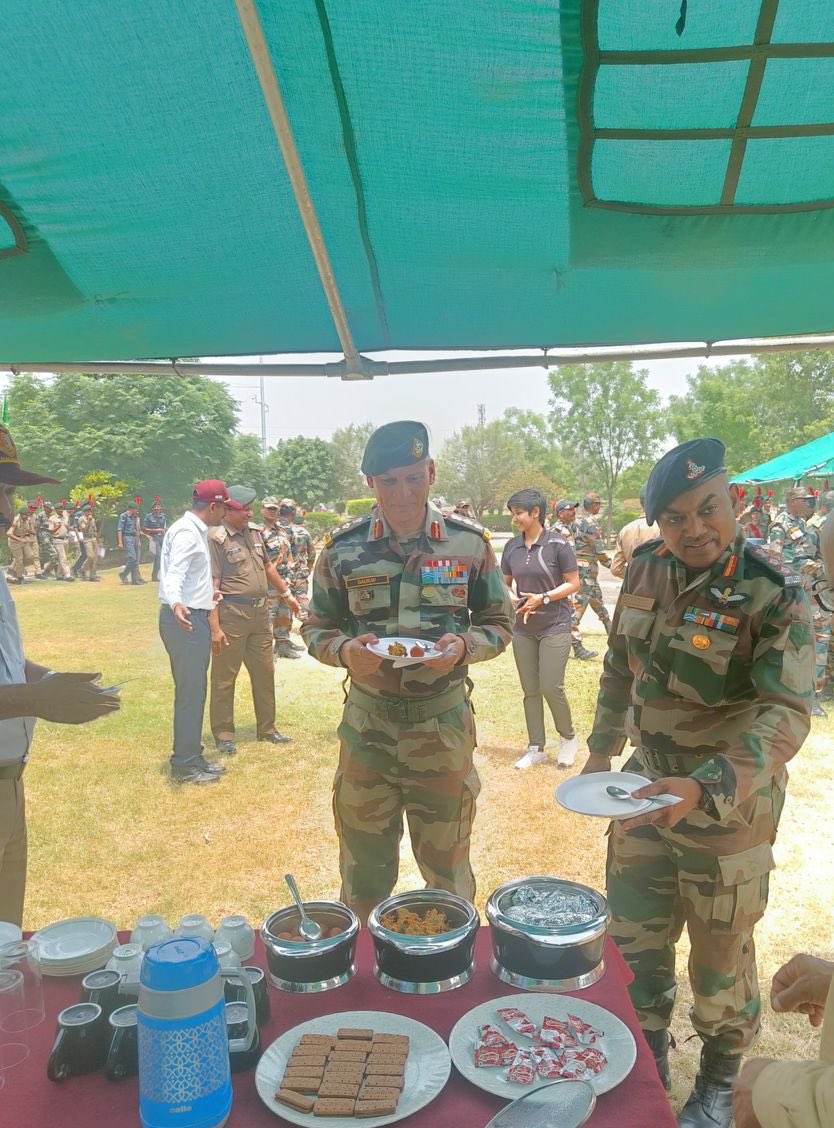 NCCDteRajasthan's tweet photo. Raj youngsters exhibit there talent as they wind up an UNFORGETTABLE IGSSC 2022 camp at Sri Ganganagar TANTIA  UNIVERSITY premises.Raj dte conveys its gratitude to the VC Dr. DM SAXENA. Fond associations ahead @PRODefRjsthn @SpokespersonMoD @HQ_DG_NCC https://t.co/AOvUA1LStS