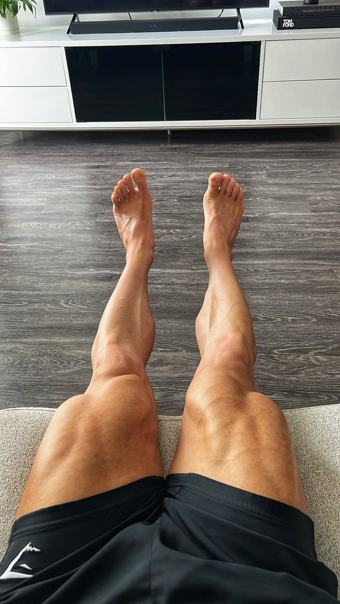 miles__alex's tweet photo. Leg Day is everyday ! 👊🏼 https://t.co/Fld9jPEnJ9