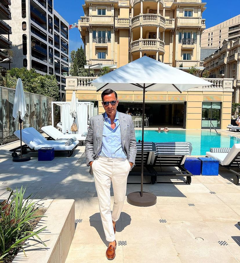 A civilized place for lunch… ! 
The pool restaurant of the metropolemonaco with the famous murals of the late genius Karl Lagerfeld just opened its doors also to outside clients not staying at the hotel and has thus instantly become a haven of peace in the heart of Monte Carlo