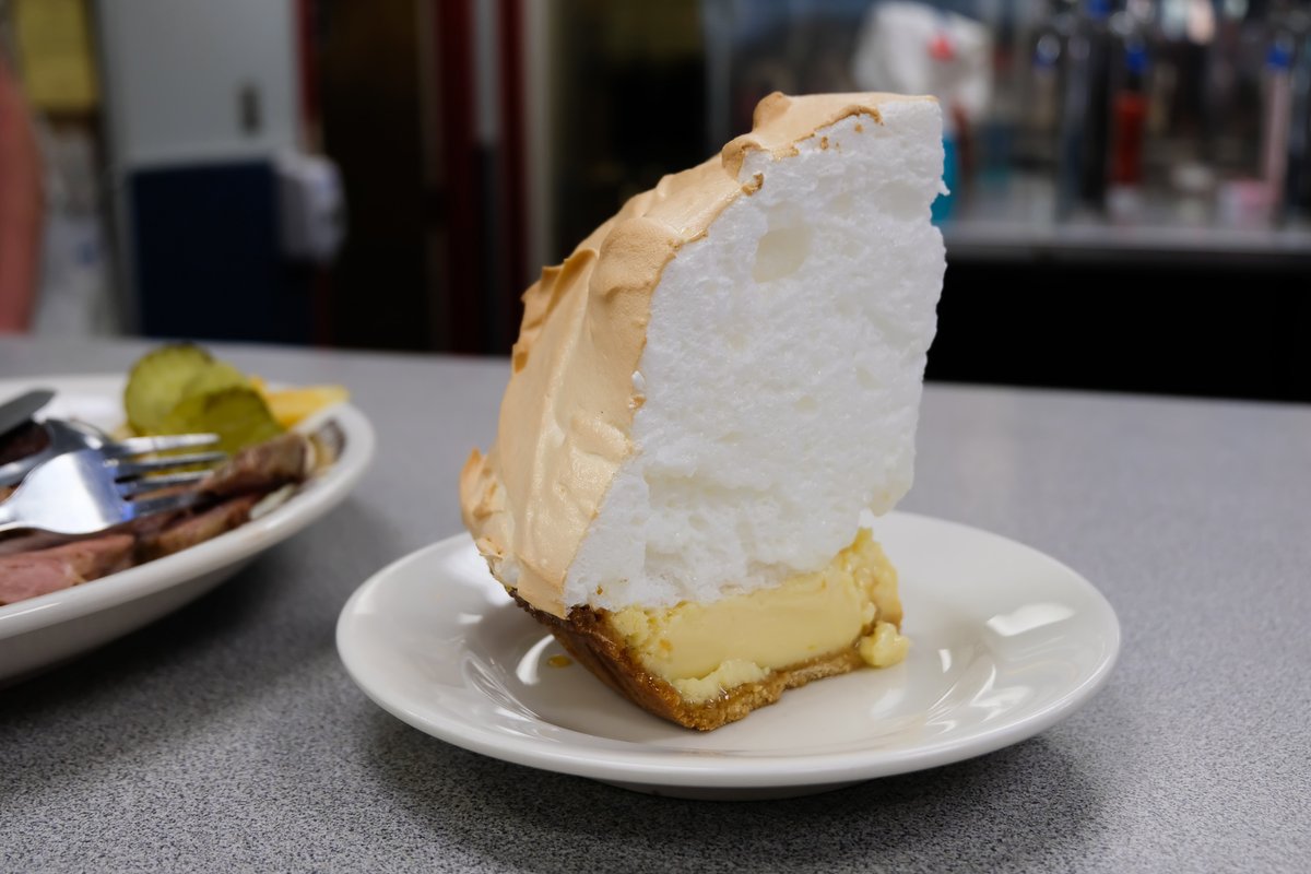 VisitColumbusGA's tweet photo. Let's hear it for @CountrysBBQ and this Mile High Meringue! It takes a lot to impress a chef, but our friend Vera Stewart of VeryVera sure was amazed. This week's episode of her show features a food tour of places to eat in Columbus. See them all Sunday morning at 6:30AM on WRBL! https://t.co/2IWDfFmIo3