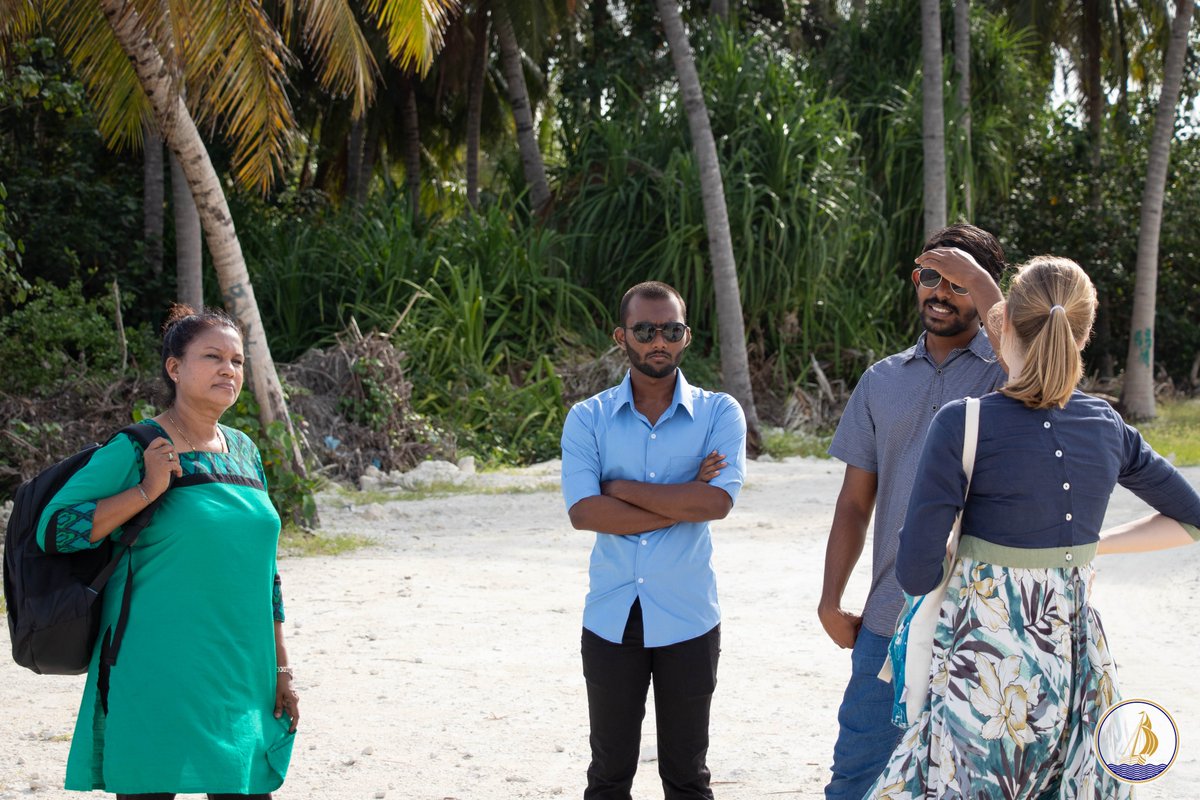 kcitycouncil's tweet photo. As part of the ongoing visit to Kulhudhuffushi City, the team of Canadian High Commission visited Kulhudhuffushi mangroves. 

Youth led environmental movement group, @BeLeafMv guided the team through the remaining area of the mangroves.

@CanHCSriLanka https://t.co/be3KV1WZcA