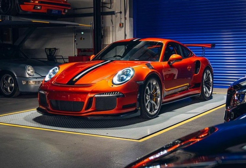 PorscheCIub's tweet photo. Paint-to-Sample McLaren Volcano Orange 991 GT3 RS https://t.co/eVygxktmwg