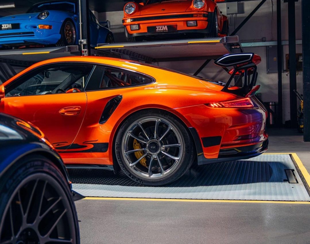 PorscheCIub's tweet photo. Paint-to-Sample McLaren Volcano Orange 991 GT3 RS https://t.co/eVygxktmwg