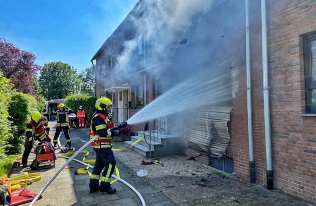 FW-NE: Zimmerbrand in Reihenhaus | Keine Verletzten dlvr.it/SQ9gLV