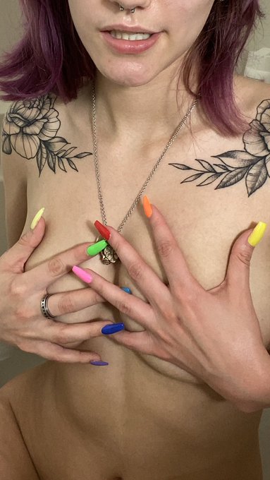 If you haven&rsquo;t subscribed to my #onlyfans what are you doing?? I&rsquo;m top 11% of all creators. Psss there&rsquo;s