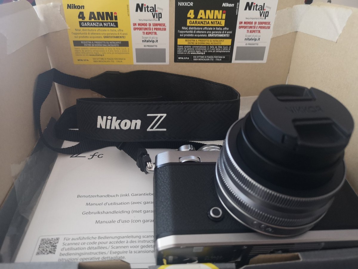 LisettePhotogr1's tweet photo. My new #ProfessionalCamera #NikonDigital @NikonItalia a great #DigitalKamera #Lovvo❤️ https://t.co/MXTu2Q9zSM