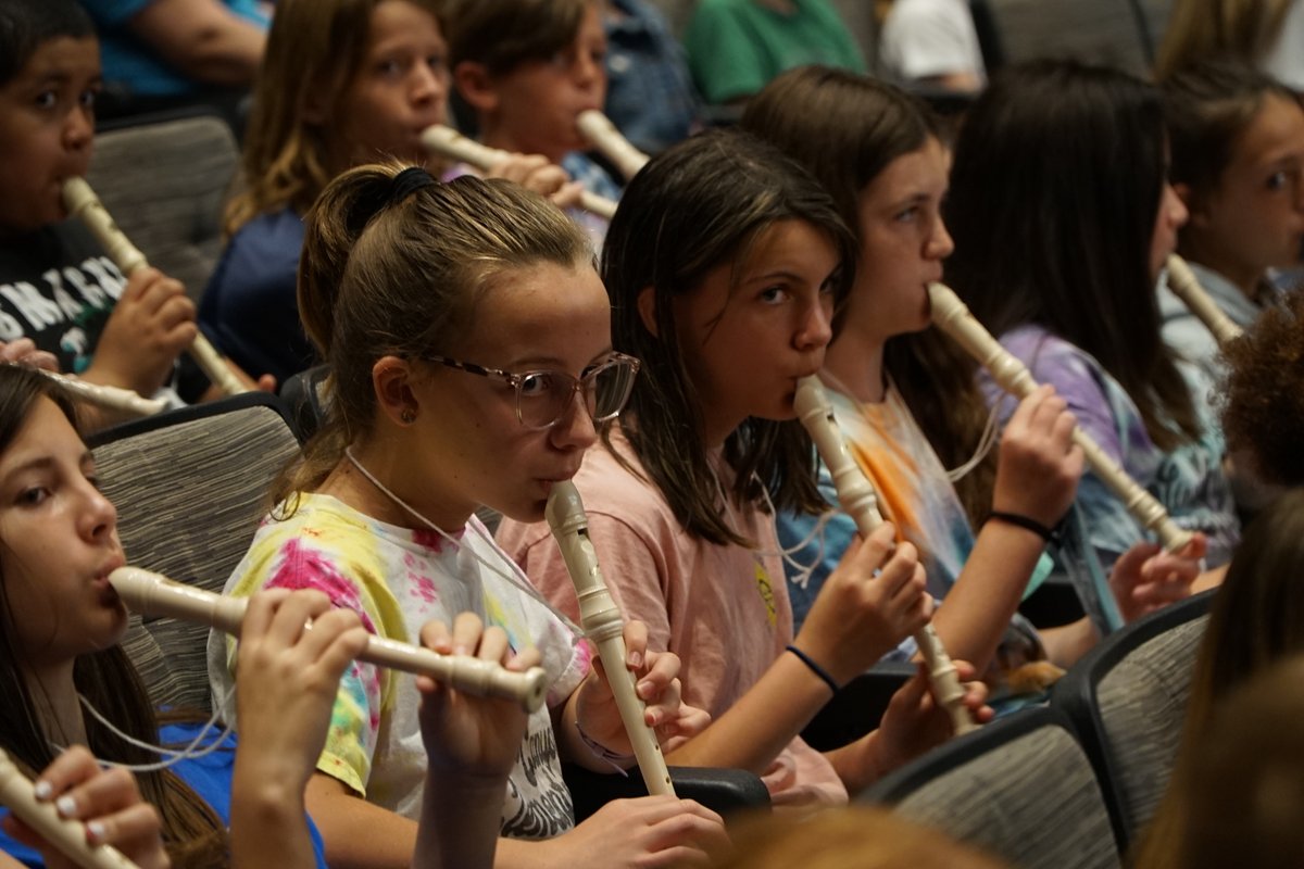 OwassoSchools's tweet photo. Elementary students across the district participated in the Link Up Concert today at @OHS_Rams! This is a chance for students to sing, play the recorder and even dance along with the @TulsaSymphony. We are so happy to host this event once again! #RamPride https://t.co/ESeVAdfqnS