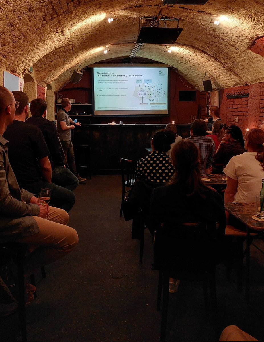 <a href="/pintofscienceAT/">Pint of Science Austria</a> moving in full blaze! Yesterday at the "Our Body" event, @MSchosserer taught us all about how we can possibly revert ageing! #pint22