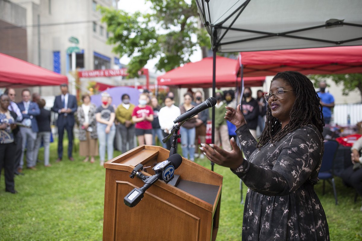 TempleUniv's tweet photo. Today we celebrated our commitment to digital equity by unveiling our new Digital Equity Center! Together with community partners, we continue to work on bridging the divide and providing a platform for digital equity and inclusion. https://t.co/NwObckGKo9