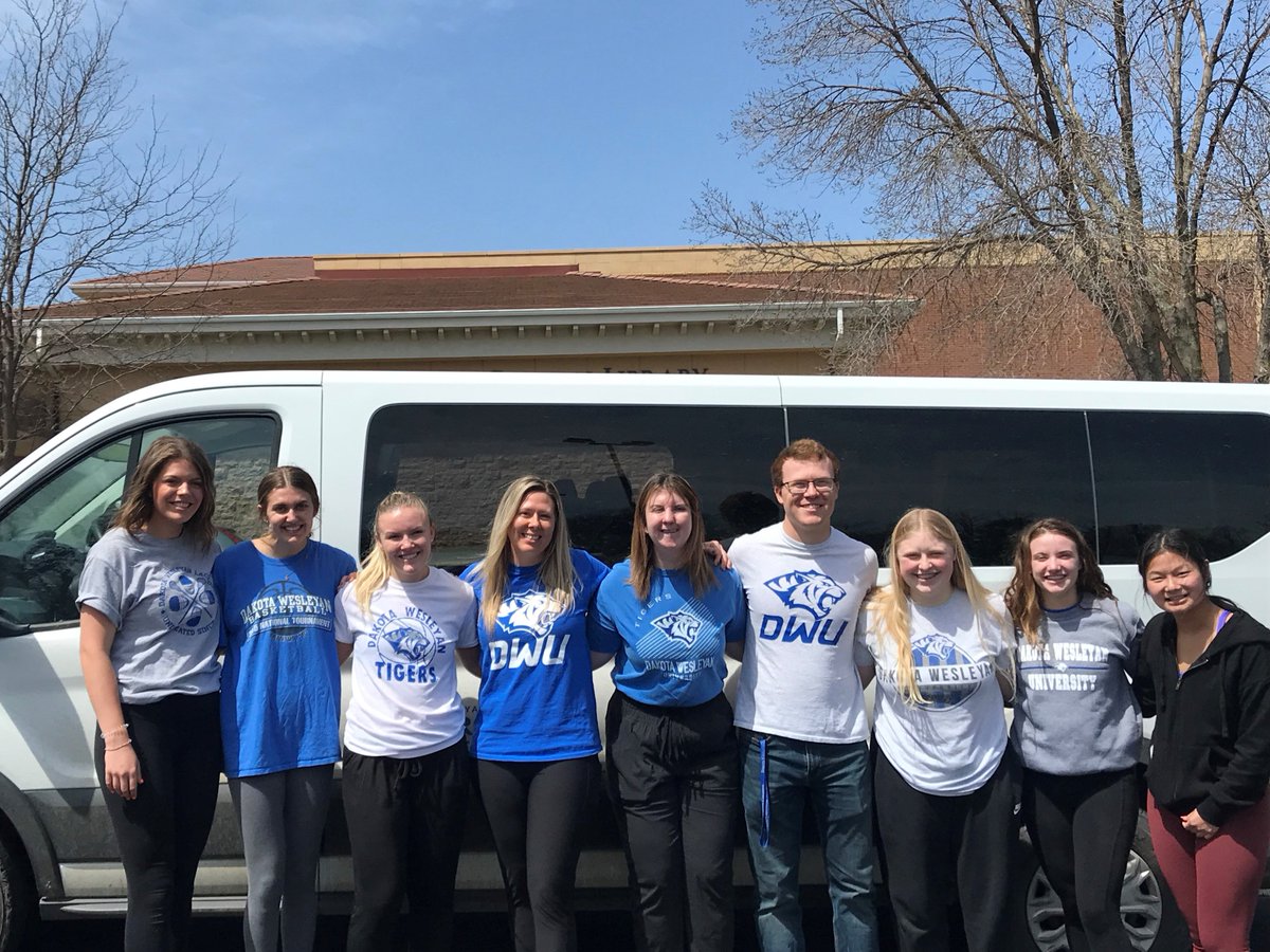 DakotaWesleyan's tweet photo. Yesterday, a group of DWU students and staff started their journey to Uganda, Africa for a service trip with AsOne Ministries. Best of luck to this amazing group of natural leaders as they embark on a faith and service-oriented mission. #service #BeTheDifference #dwudifferent https://t.co/RdGX1fqMwZ