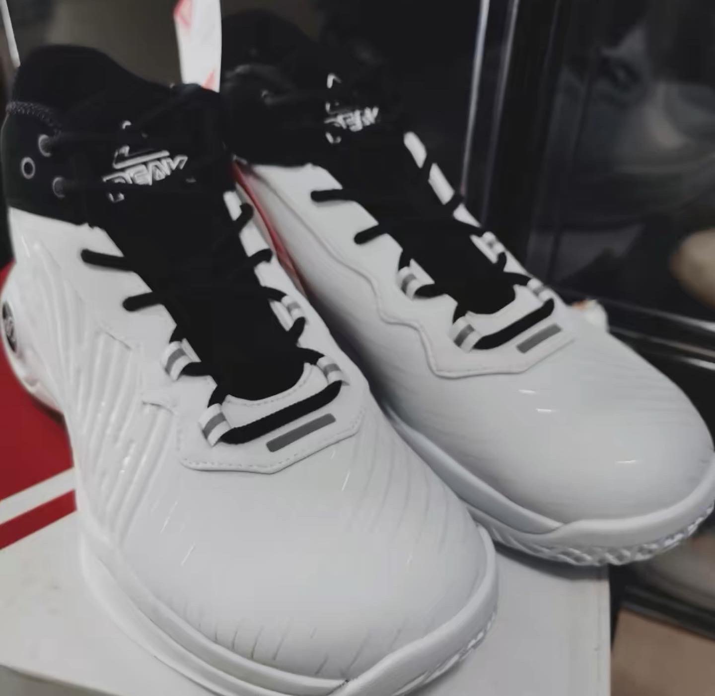 Tony parker hotsell shoes 2018