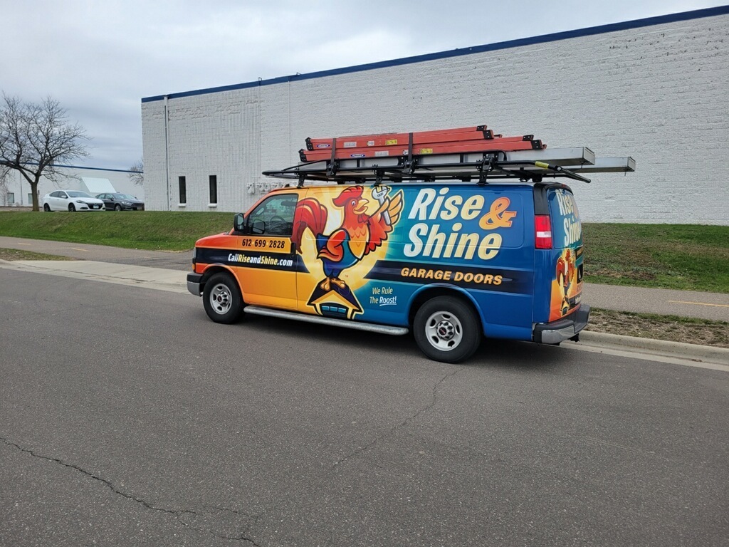 kickcharge's tweet image. 🐓COCK-A-DOODLE-DOO: We&apos;ve been keeping this #brand cooped up for a while—but we&apos;re thrilled to finally give it free range! Chick out Rise &amp;amp; Shine Garage Doors based in the #TwinCities. 

#notgeneric #brandednotblanded #getthespark #kickcharged #kickchargecreative