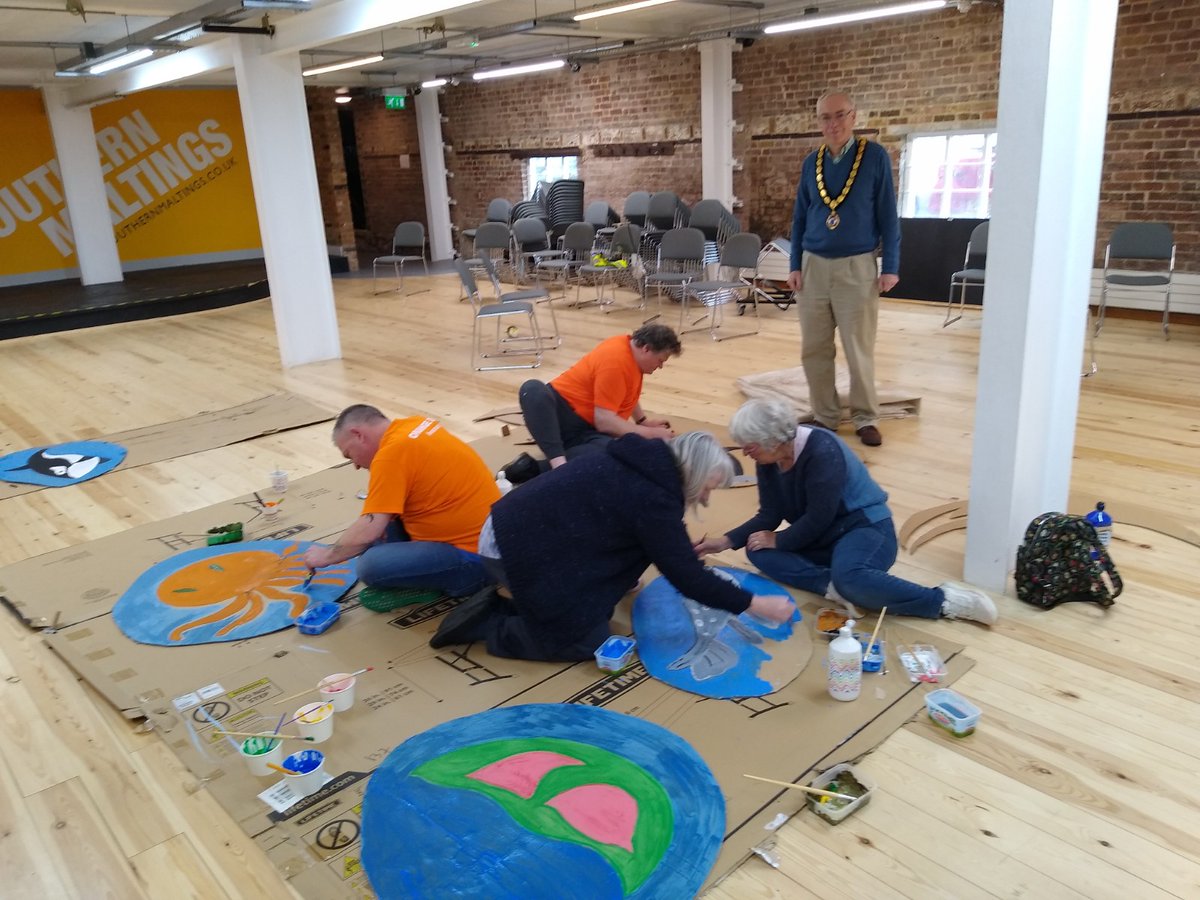 IanKempWare's tweet photo. Into my final week as Mayor of Ware! After Sunday's book festival, we had the Annual Town Meeting on Monday and Ware @FAIRTRADE meal last night. Today @GSK volunteers were helping all round the town as part of their Orange Day, including @southernmalting. Many thanks to all! https://t.co/42obleq7Iq