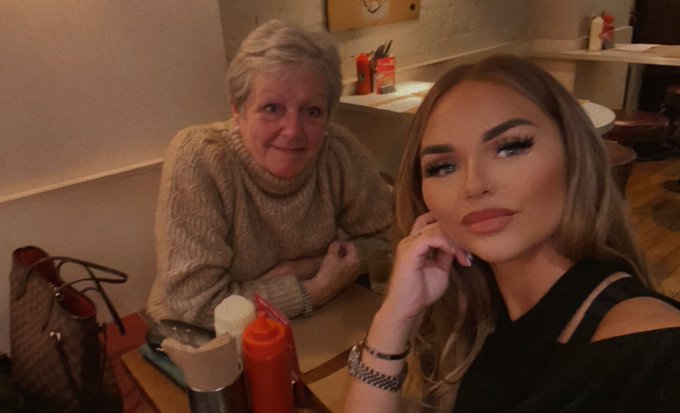 Dinner &amp; Theatre to see my all time fave show, moulin rouge.  Who wants to buy us some drinks? Cashapp