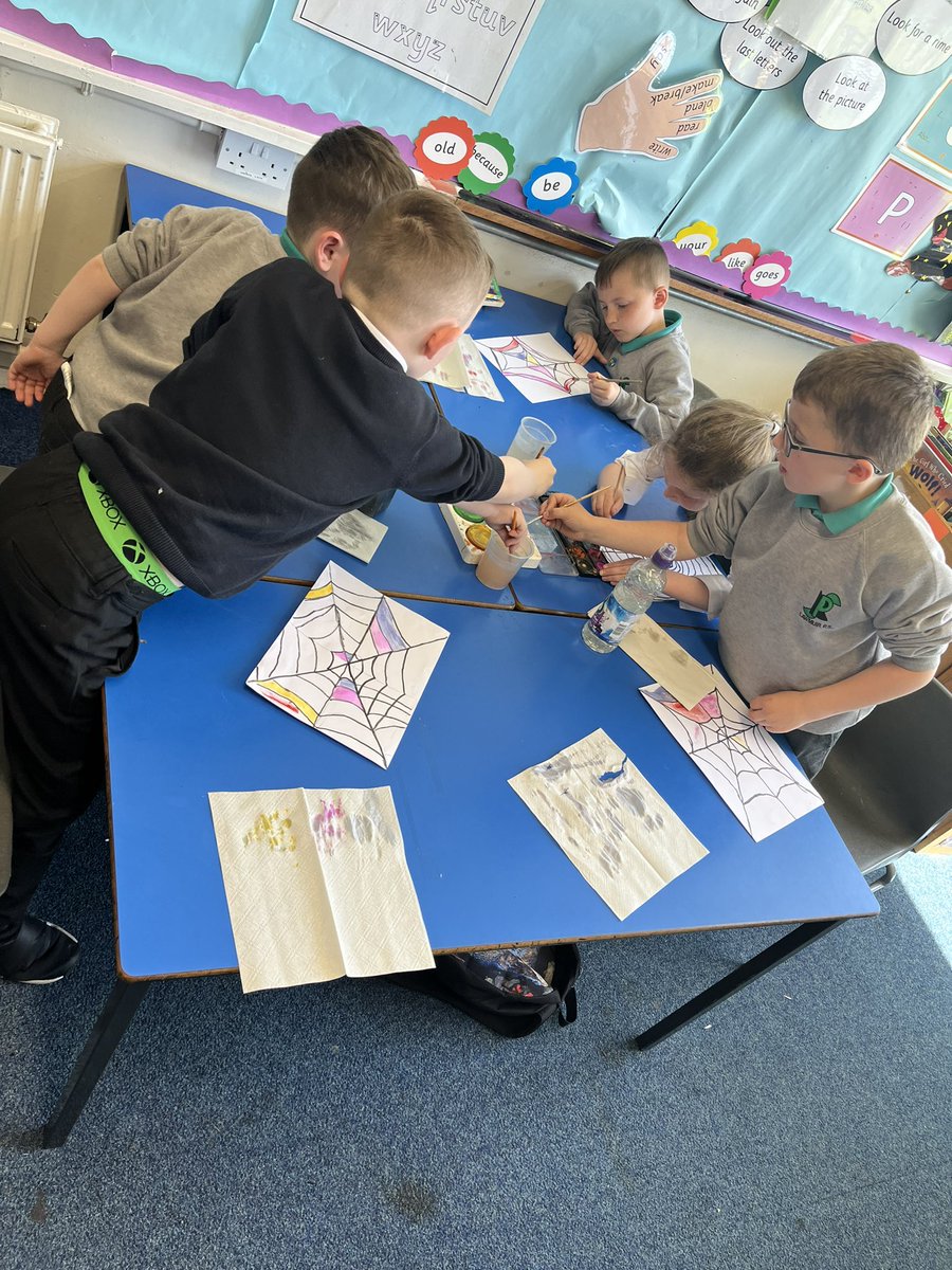 MissPaterson9's tweet photo. Working so hard on using watercolours to paint our spider webs we drew for our mini beats topic 🕷 https://t.co/bUm7AVCykG