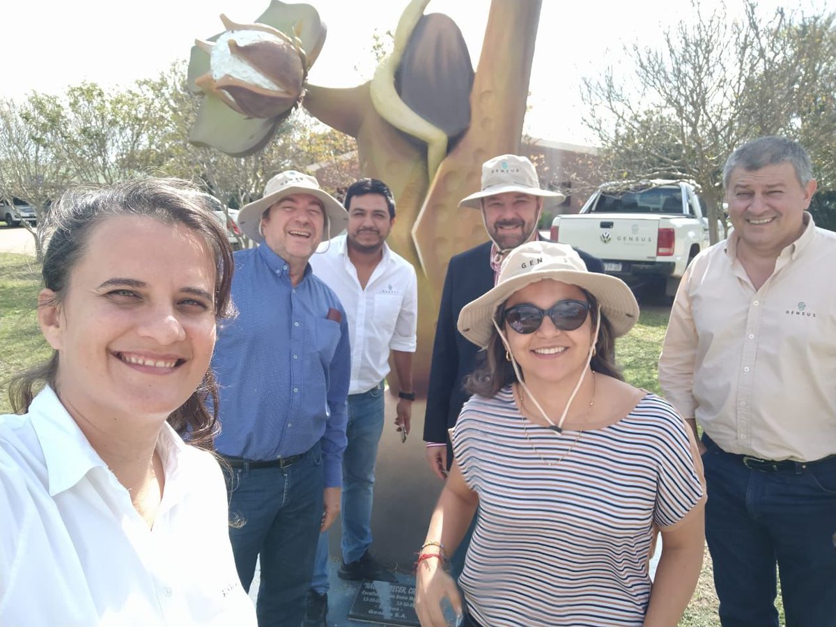 GensusArg's tweet photo. Today we were honored by the visit of ICAC (International Cotton Advisory Committee) authorities to our plant, in Avia Terai, Chaco. Thank you for your kindness Mr. Kai Hughes and Ms. Lorena Ruiz. Thank you Ing. Luis Almiron and Jorge García for organizing. 

#Gensus
@pvaquero50 https://t.co/35uaQAeBzC