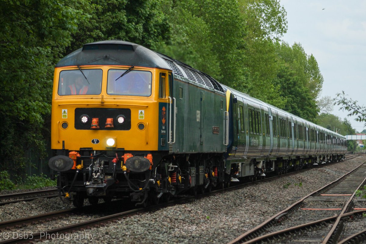 DSB3PHOTOGRAPHY's tweet image. 47749 is seen with 701026 working the very late 5Q12 Worksop - Litchurch Lane

9/5/22
#class47 #class701