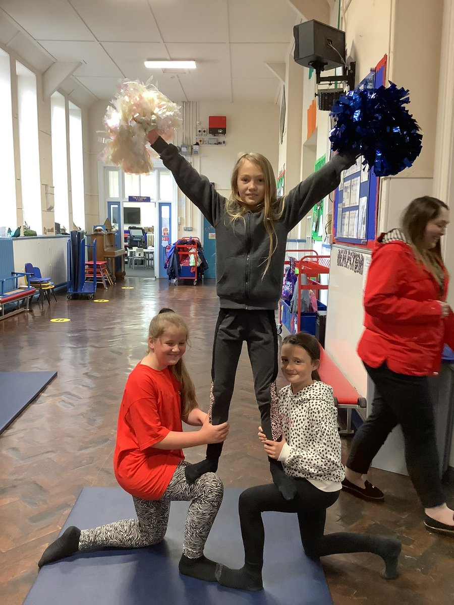 MissWalsh19's tweet photo. What an amazing last cheerleading session with D4! I have really enjoyed working with you all to learn a new skill - diolch yn fawr⭐️ I will definitely miss our sessions, youve all been superstars! @DeriSchool @MrWJonesDP https://t.co/8UGacsAQ5f