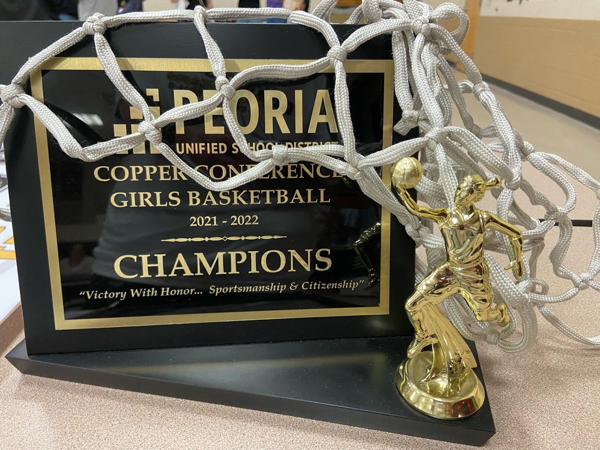 swhatch's tweet photo. Got to celebrate our Lady Vipers and their undefeated championship season last night. Was fun coaching these young ladies as they got the first banner for any girls team at @CountryMdwsElem  ... More to come.
 @MrReid9 @Daniell71641160 @DrCarlosFPerez1 https://t.co/P3jxTCp7Lc