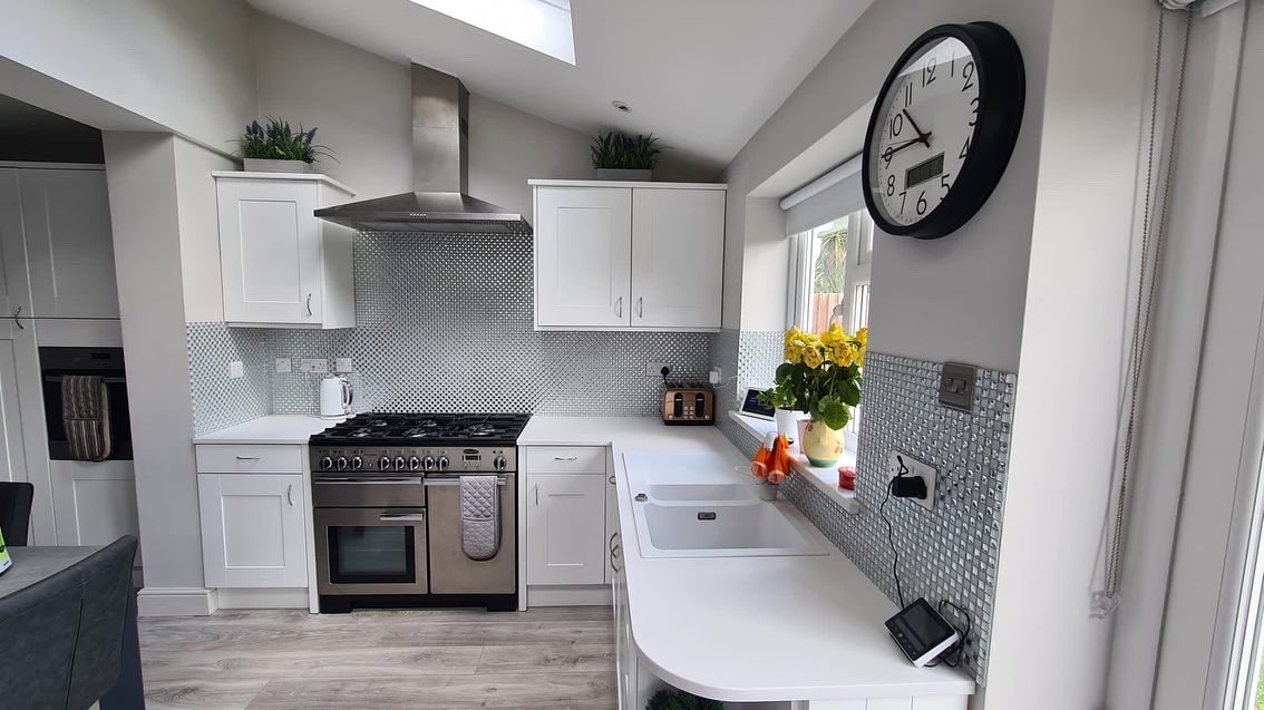 Olly London Kitchen Worktop Fitter tweet media