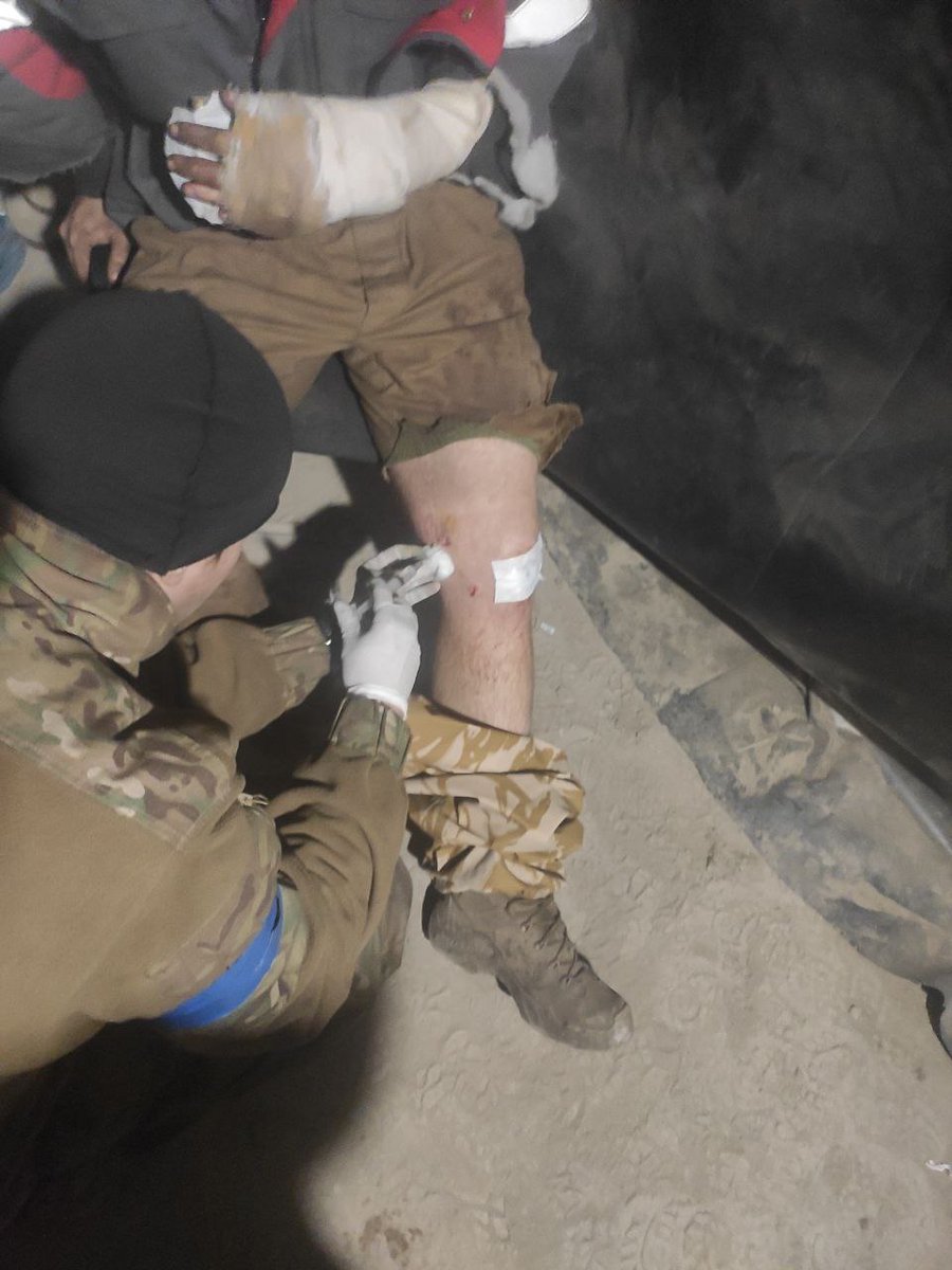 Gerashchenko_en's tweet photo. From a Defender at #Azovstal:

I turn to the whole international community. To people. To showing human kindness. For those who honor the Geneva Convention and rules of warfare - help the wounded soldiers. 
They need qualified help. They deserve this.
 #RussianWarCrimes https://t.co/D6N5goTgO0