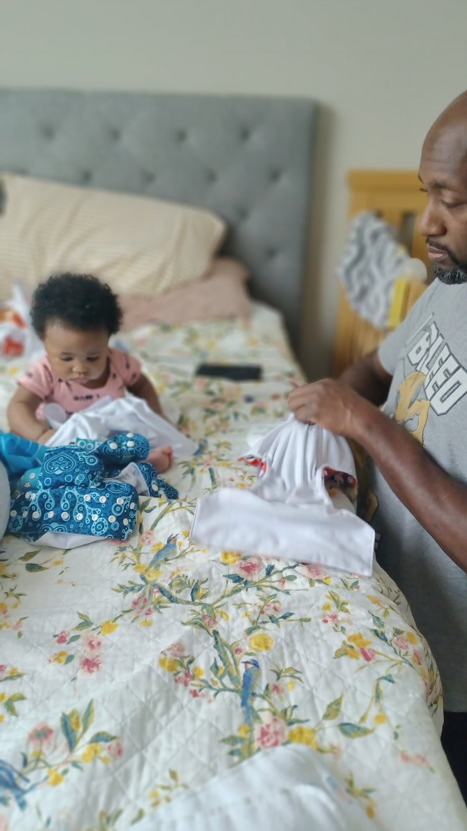 SoulSistaNatl's tweet photo. Cloth Diapering is a family affair. Emmi is helping her Papa on the assembly line. She is inspecting the shell while he stuffs them.
This is definitely a photo to show her when she gets older.
#FourthTrimester #ClothDiaper #NewMoms #ClothDiapering #PocketDiapers #NewbornDiapers https://t.co/FpdhNPJdB3