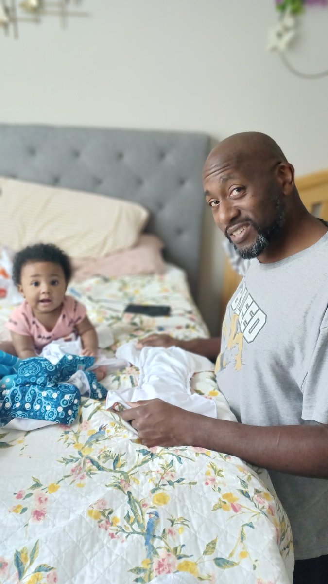 SoulSistaNatl's tweet photo. Cloth Diapering is a family affair. Emmi is helping her Papa on the assembly line. She is inspecting the shell while he stuffs them.
This is definitely a photo to show her when she gets older.
#FourthTrimester #ClothDiaper #NewMoms #ClothDiapering #PocketDiapers #NewbornDiapers https://t.co/FpdhNPJdB3