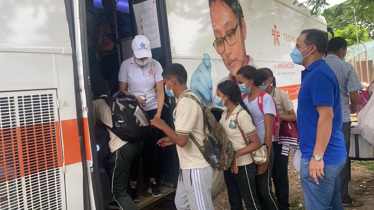 jnicobarrios's tweet photo. El Centro Agropecuario y de Biotecnología El Porvenir del @senaencordoba lleva su Tecnoacademia Itinerante al  corregimiento “El Siglo” en su I.E. del municipio de Cienaga de Oro. Niños rurales trabajando con ciencia y tecnología de la mano de @stellacelina13 #ElPorvenirAvanza https://t.co/gIViAdcrUs