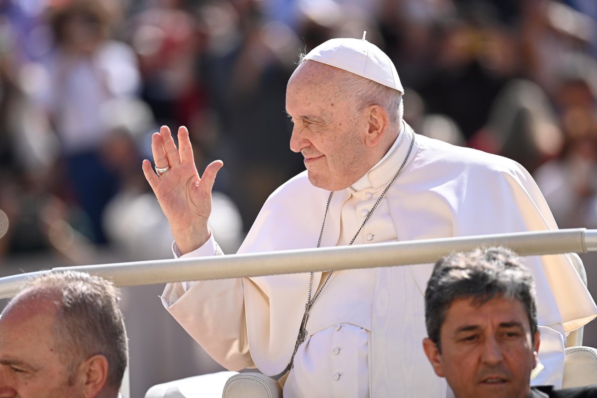 CatholicShareC's tweet photo. Pope tells grandparents to leave grandkids their legacy of wisdom https://t.co/KpQCKtLu83 #CatholicNewsService #Vatican #Elderly #Generalaudience #PopeFrancis https://t.co/bzdmBapogs