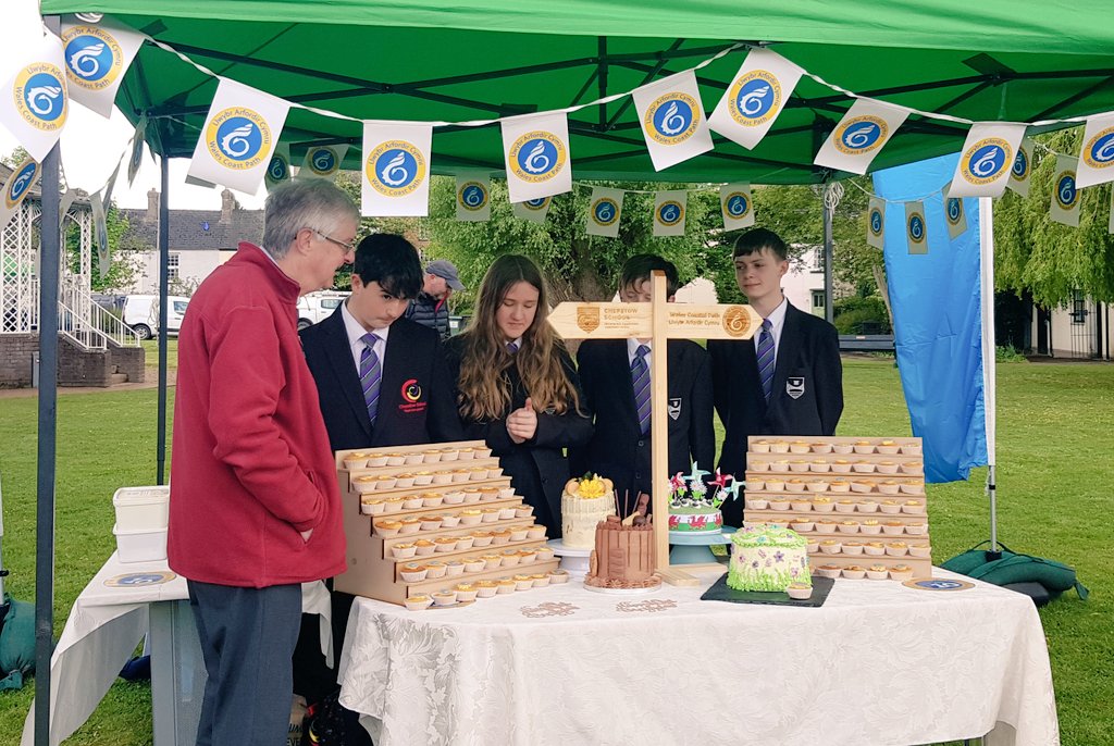 MrsDaviesDT's tweet photo. It was a privilege that our students @chepstowschool were asked to make birthday cakes to celebrate the 10th anniversary of the Wales Coast Path. The First Minister of Wales Mr Mark Drakeford was very impressed and enjoyed a sample as well!  #culture #skills #walescoastalpath https://t.co/2ejrZjiAUP