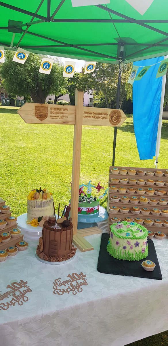 MrsDaviesDT's tweet photo. It was a privilege that our students @chepstowschool were asked to make birthday cakes to celebrate the 10th anniversary of the Wales Coast Path. The First Minister of Wales Mr Mark Drakeford was very impressed and enjoyed a sample as well!  #culture #skills #walescoastalpath https://t.co/2ejrZjiAUP