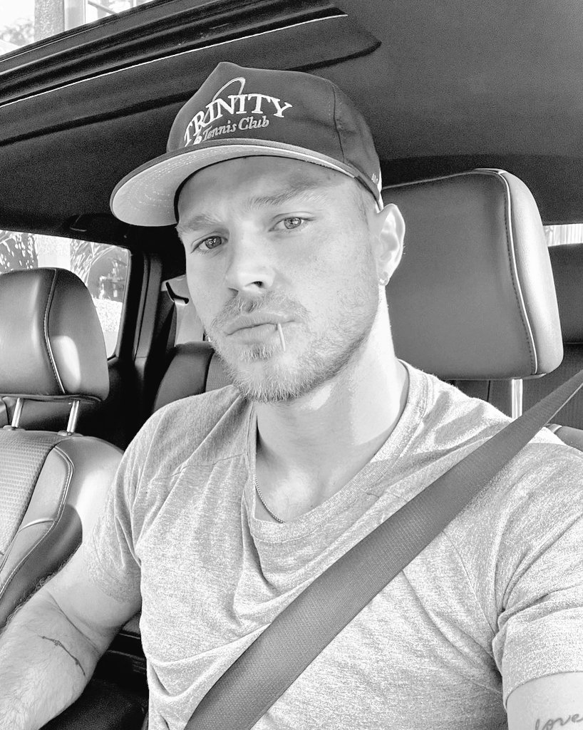 Hell_Williams20's tweet photo. ㅤ   —— It's great to be back

#SeductiveHell https://t.co/9NaRFfAgOO